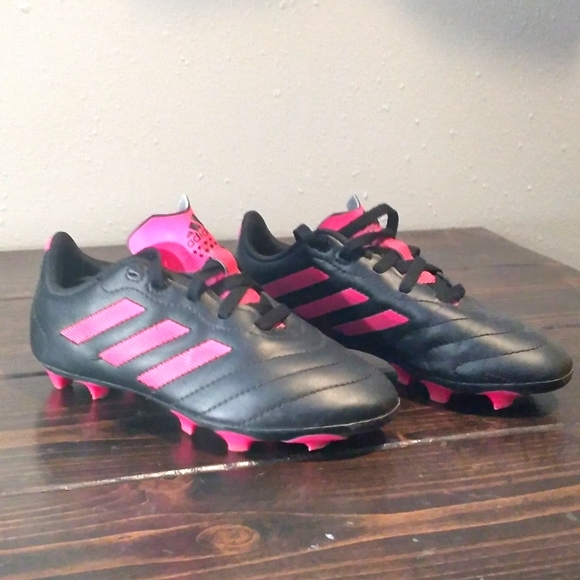 Kids Soccer Cleats Size 13k Black/Pink - Picture 1 of 8